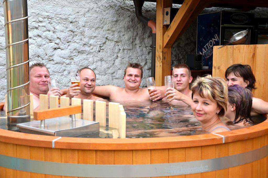 Statek 3 - Wellness & Spa Hotel Hluboka nad Vltavou Bagian luar foto
