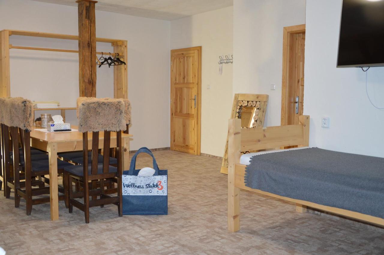 Statek 3 - Wellness & Spa Hotel Hluboka nad Vltavou Bagian luar foto