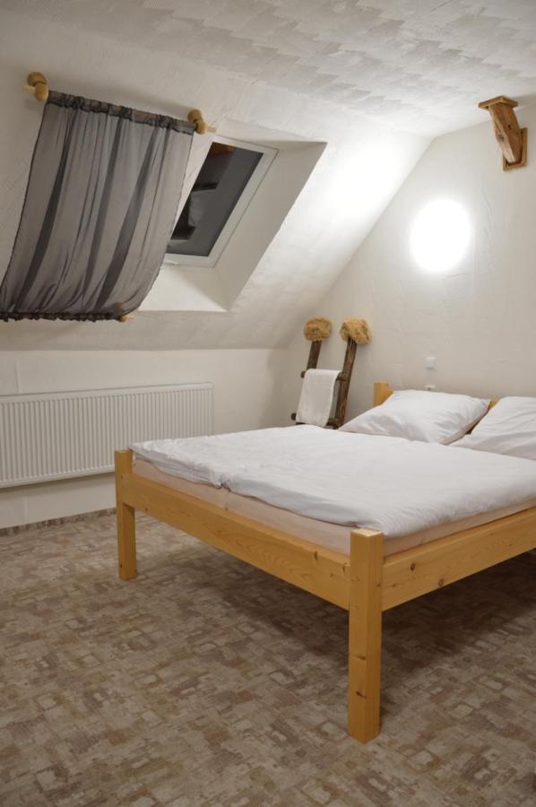 Statek 3 - Wellness & Spa Hotel Hluboka nad Vltavou Bagian luar foto