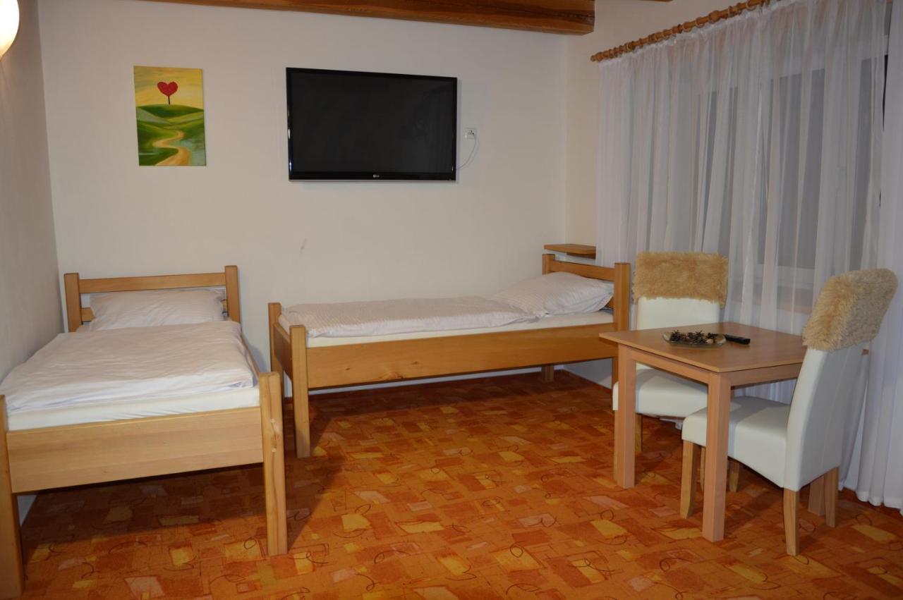 Statek 3 - Wellness & Spa Hotel Hluboka nad Vltavou Bagian luar foto